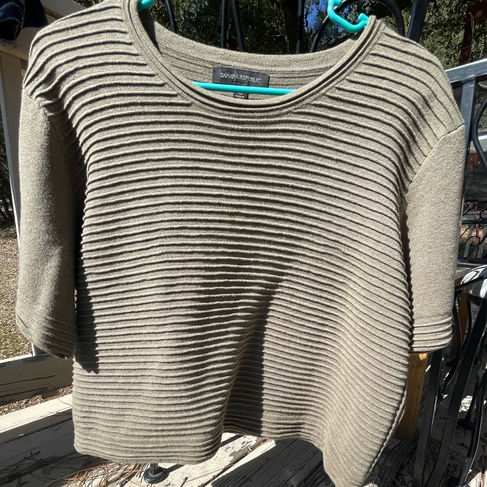 Banana Republic Cropped Shirt